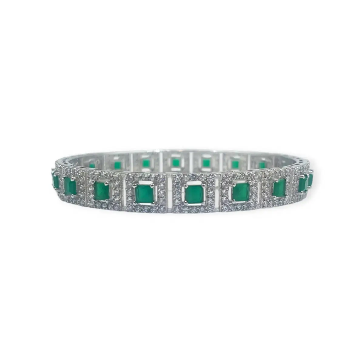 925 Sterling Silver Kara in Green Stones with Beautiful Design